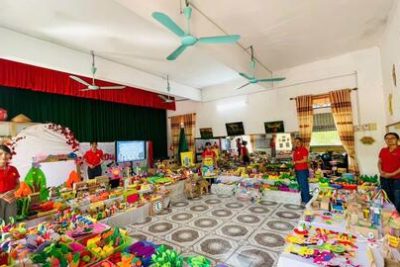 TRƯỜNG MẦM NON NAM TOÀN TỔ CHỨC HỘI THI “LÀM ĐỒ DÙNG, ĐỒ CHƠI” CHÀO MỪNG 43 NĂM NGÀY NHÀ GIÁO VIỆT NAM 20/11/1982 – 20/11/2025